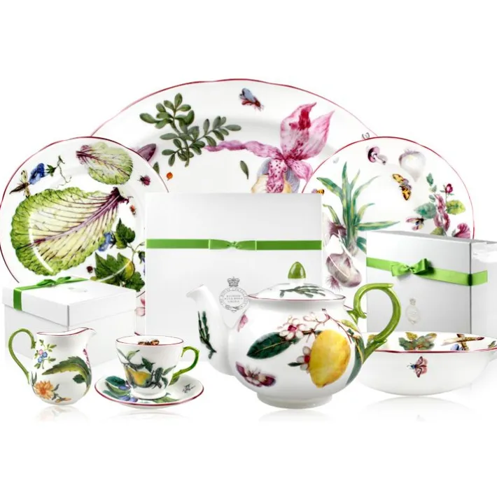 Royal Collection Shop Chelsea Porcelain 4 Cup Teapot* Teapots